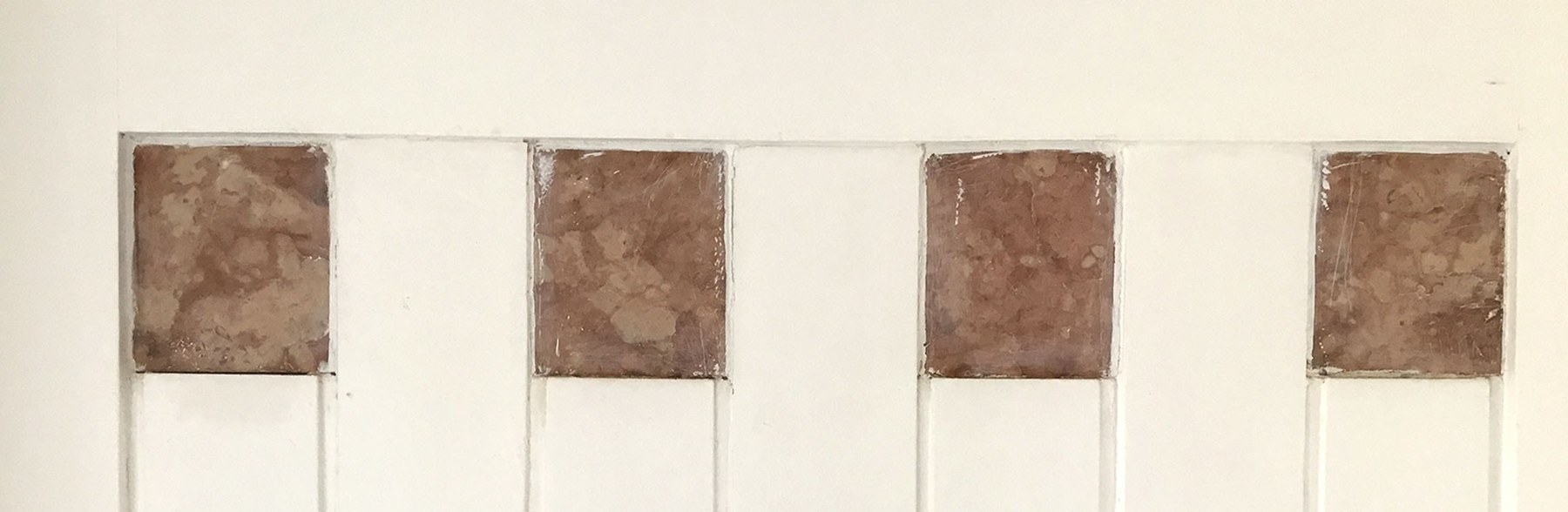 Os azulejos da fachada